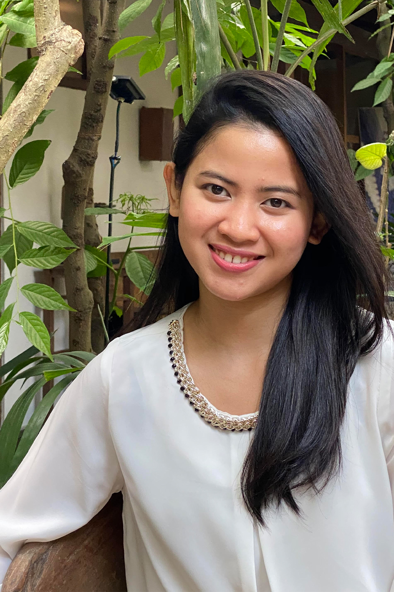 Adhyati-Pritakinari—Senior-Investment-Associate